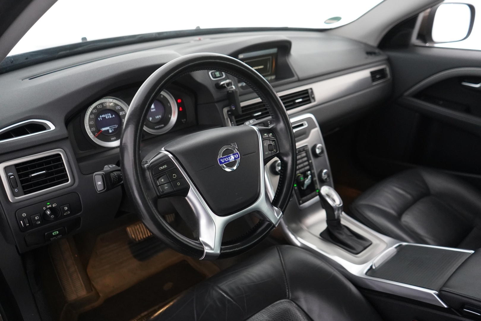 VOLVO XC70 2012