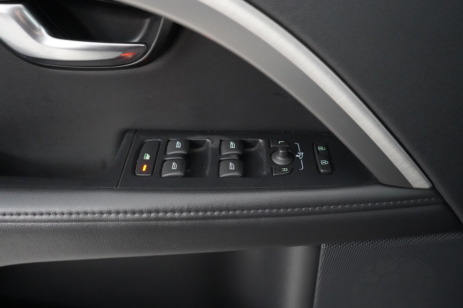 VOLVO XC70 2012