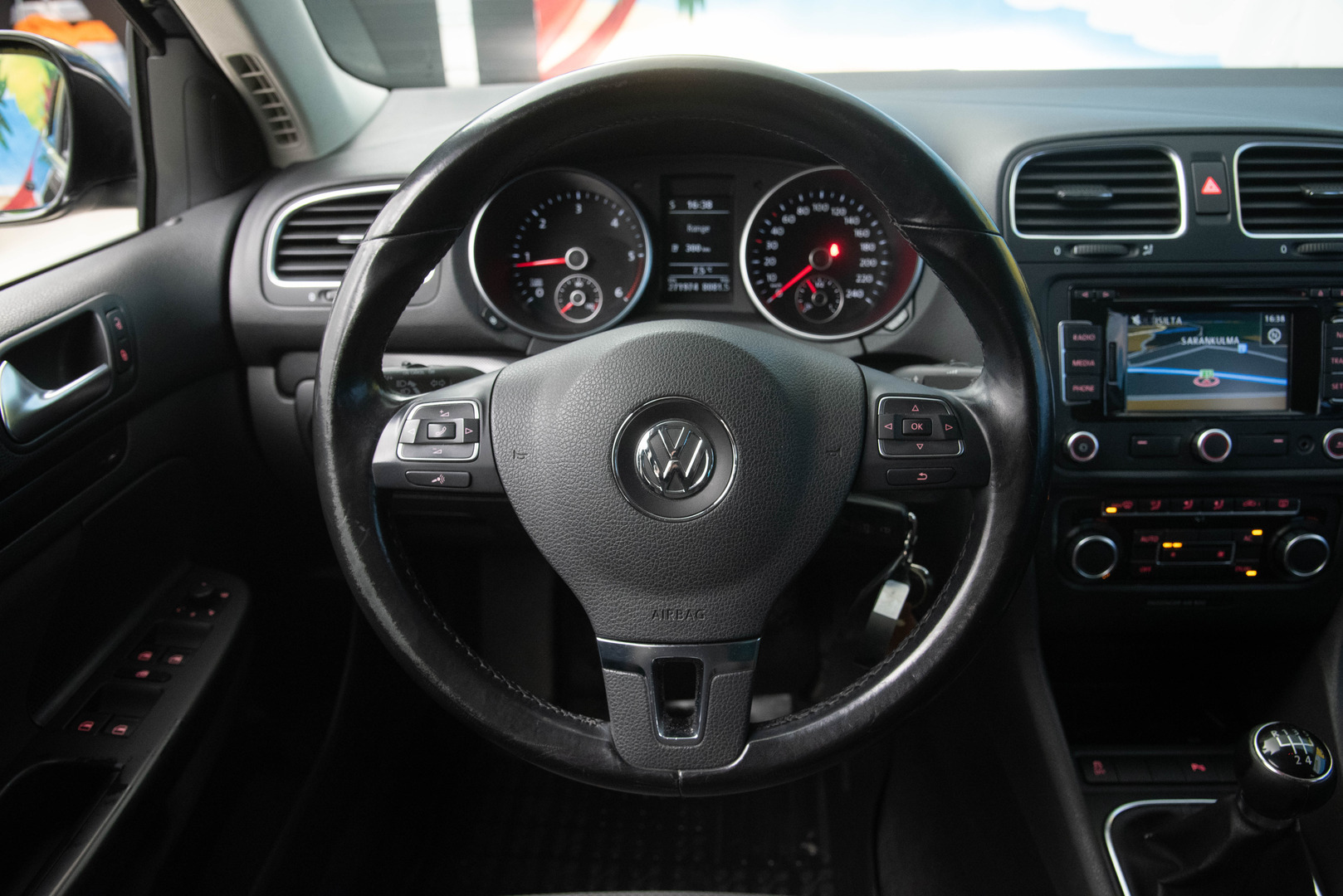 VOLKSWAGEN Golf 2010