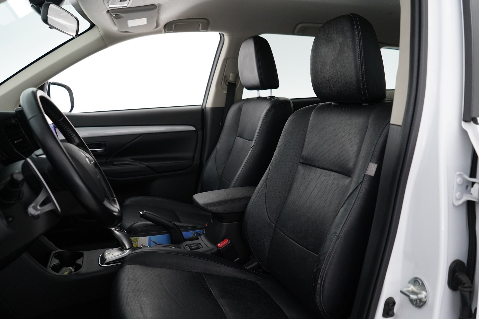 MITSUBISHI Outlander PHEV 2014