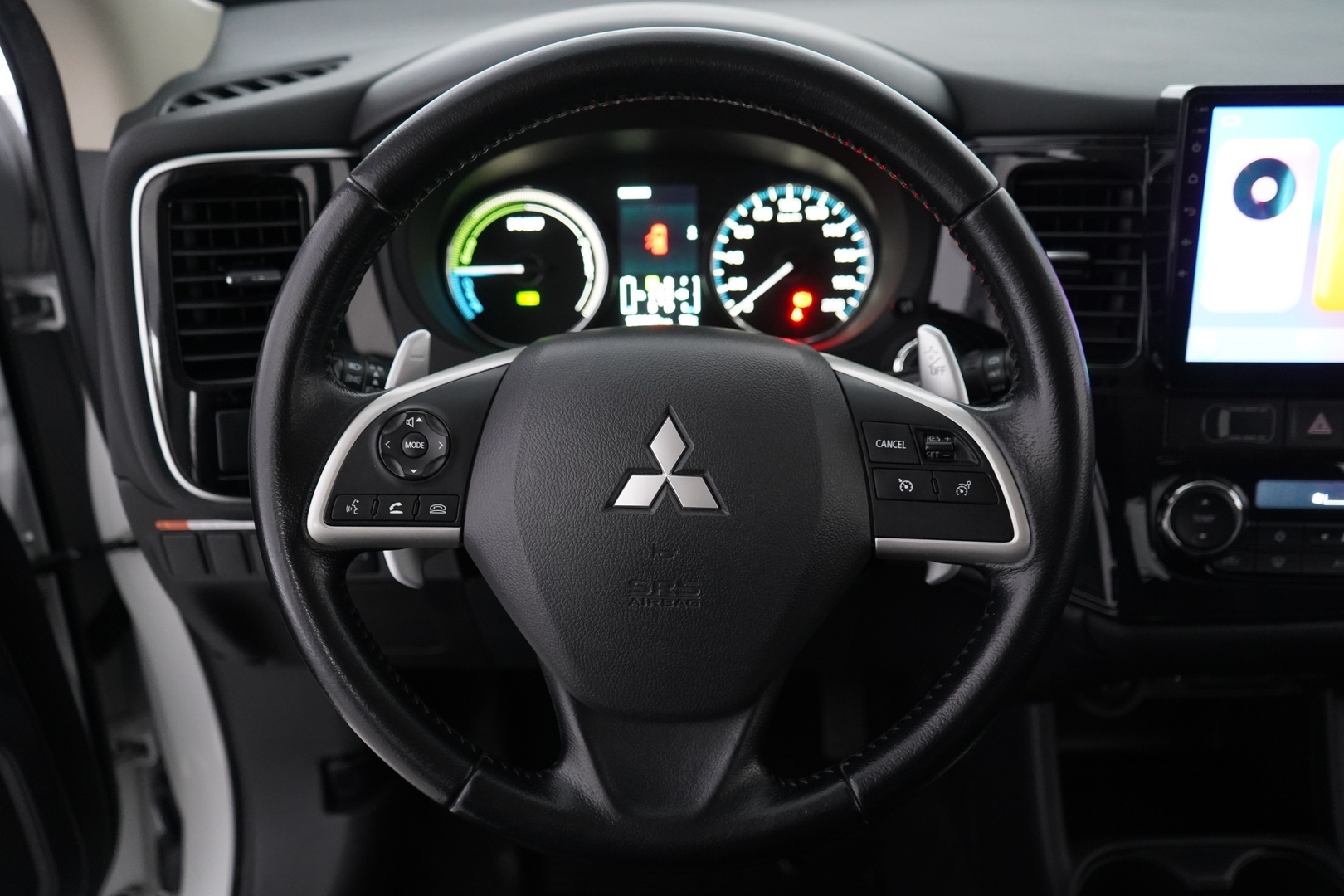 MITSUBISHI Outlander PHEV 2014