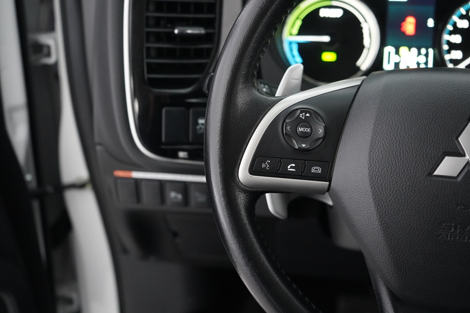 MITSUBISHI Outlander PHEV 2014