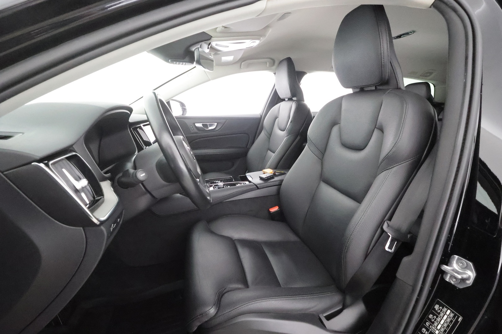VOLVO V60 2021