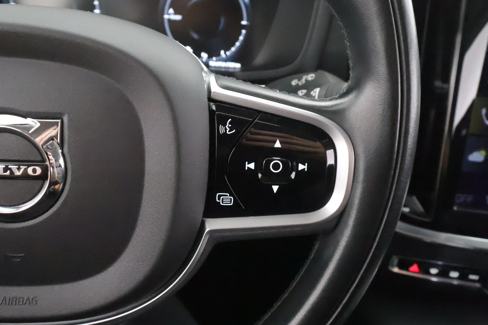 VOLVO V60 2021