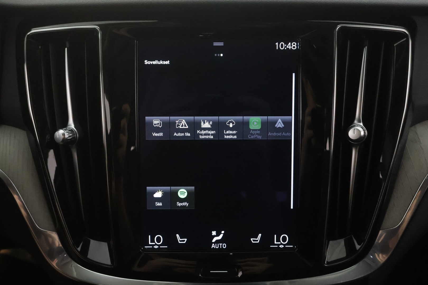 VOLVO V60 2021
