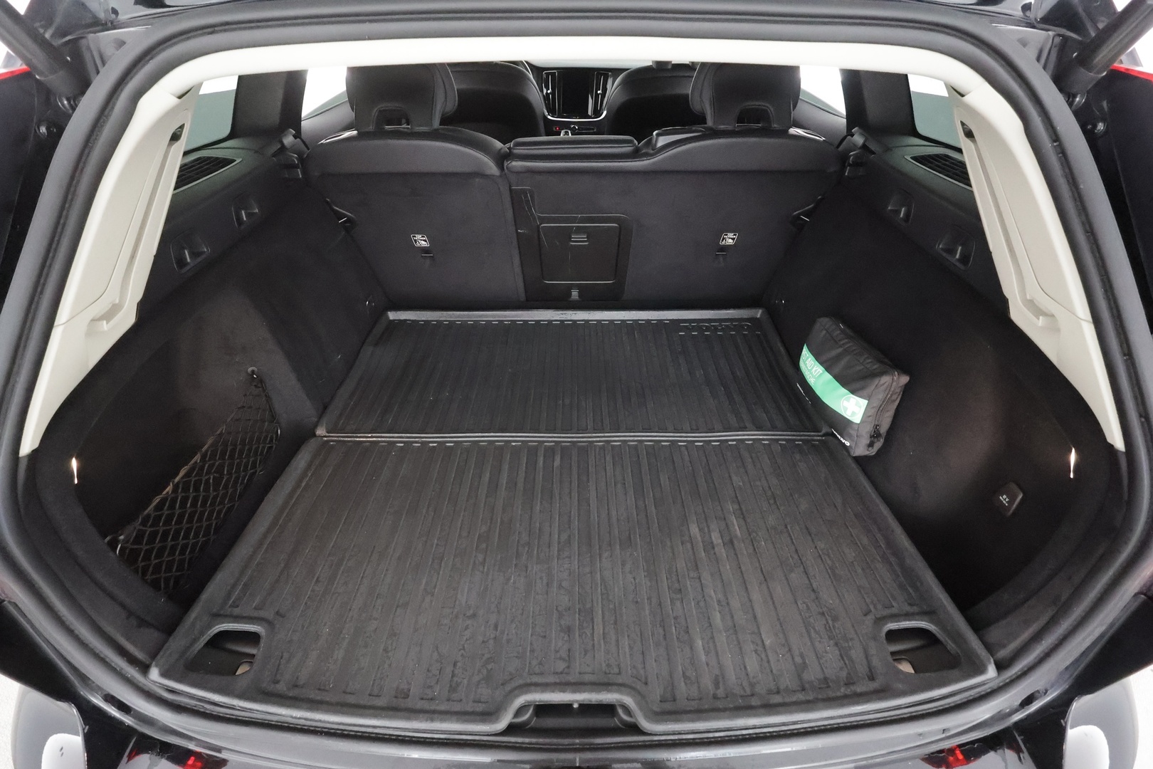 VOLVO V60 2021