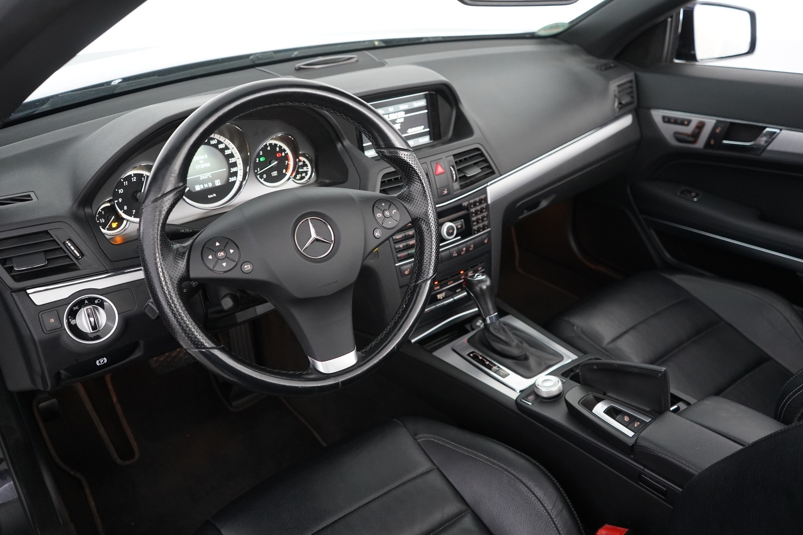 MERCEDES-BENZ E 2010