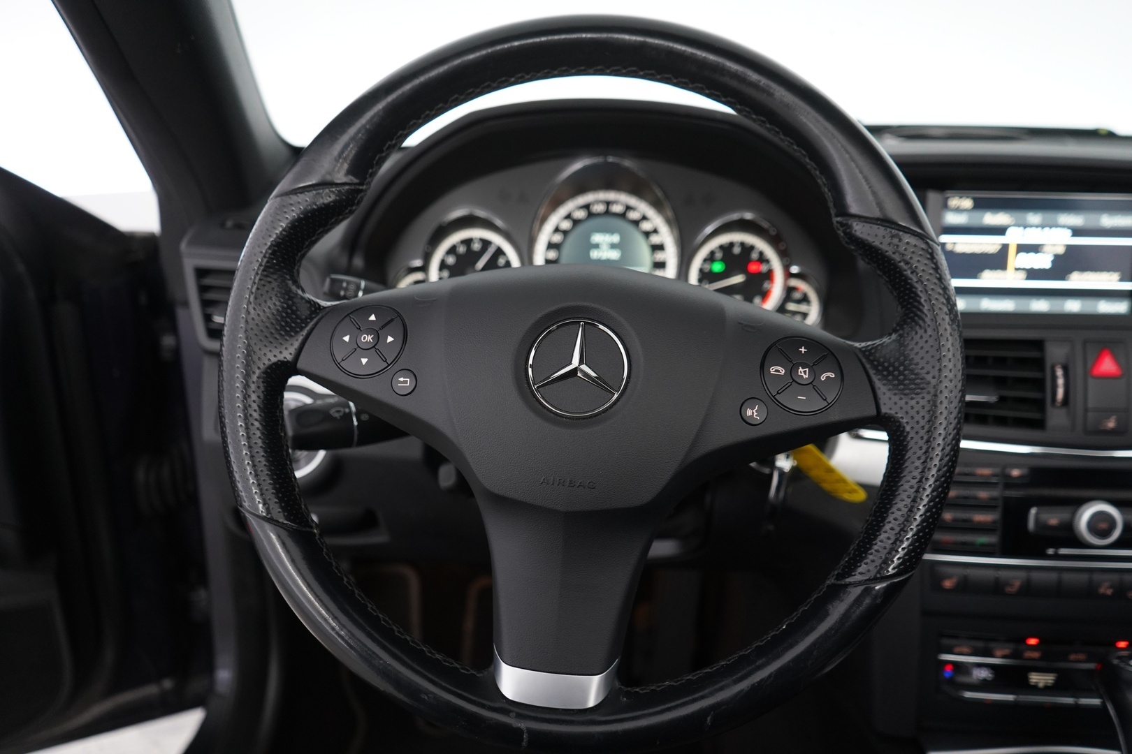 MERCEDES-BENZ E 2010