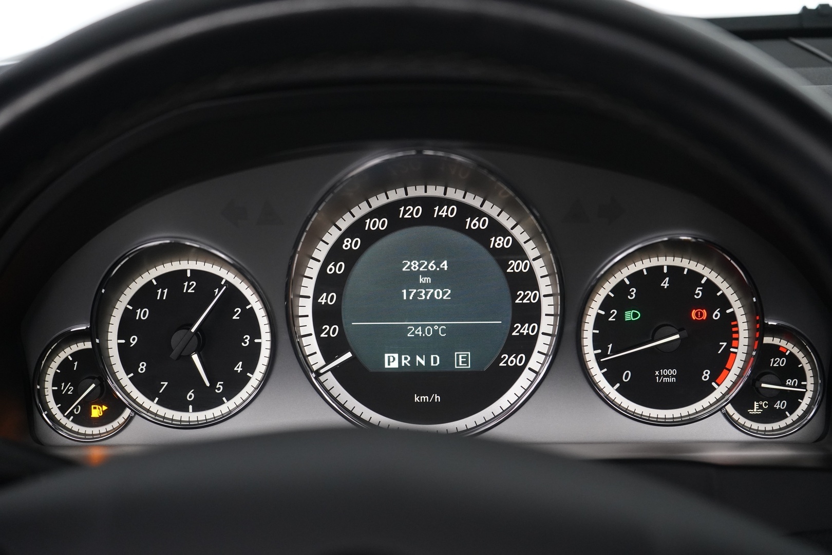 MERCEDES-BENZ E 2010