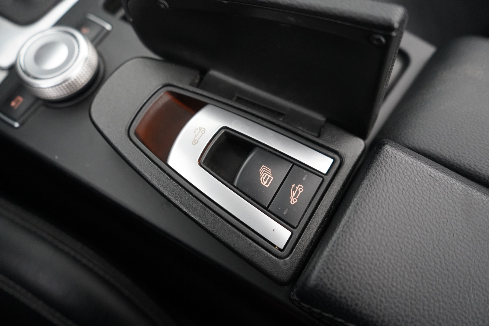 MERCEDES-BENZ E 2010