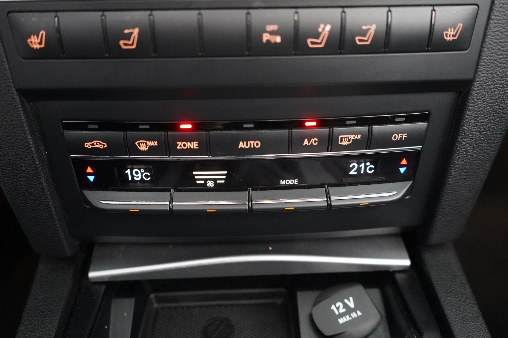 MERCEDES-BENZ E 2010