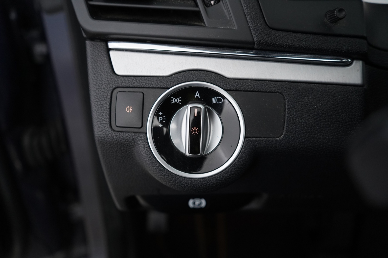 MERCEDES-BENZ E 2010