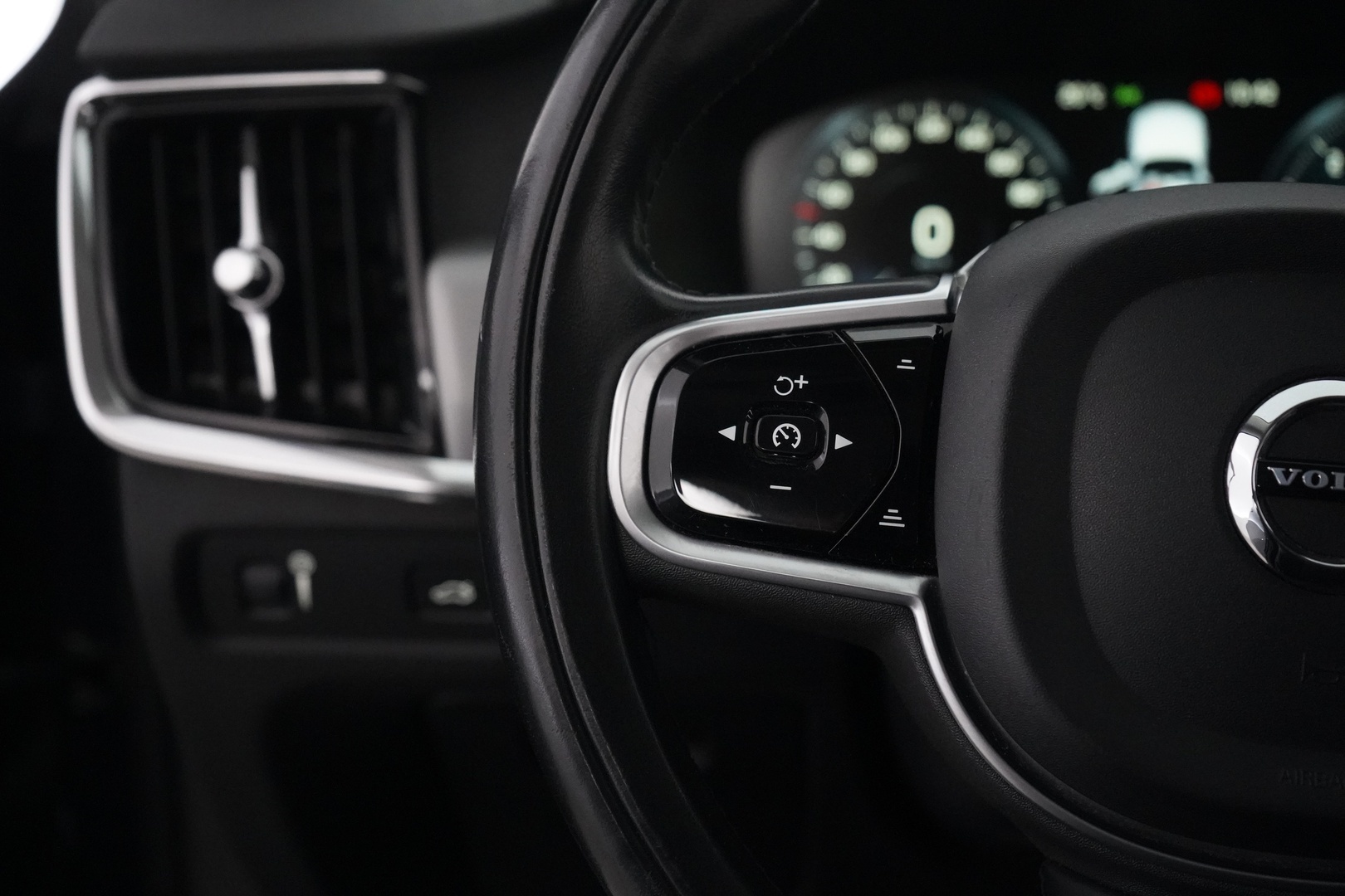 VOLVO V90 2018