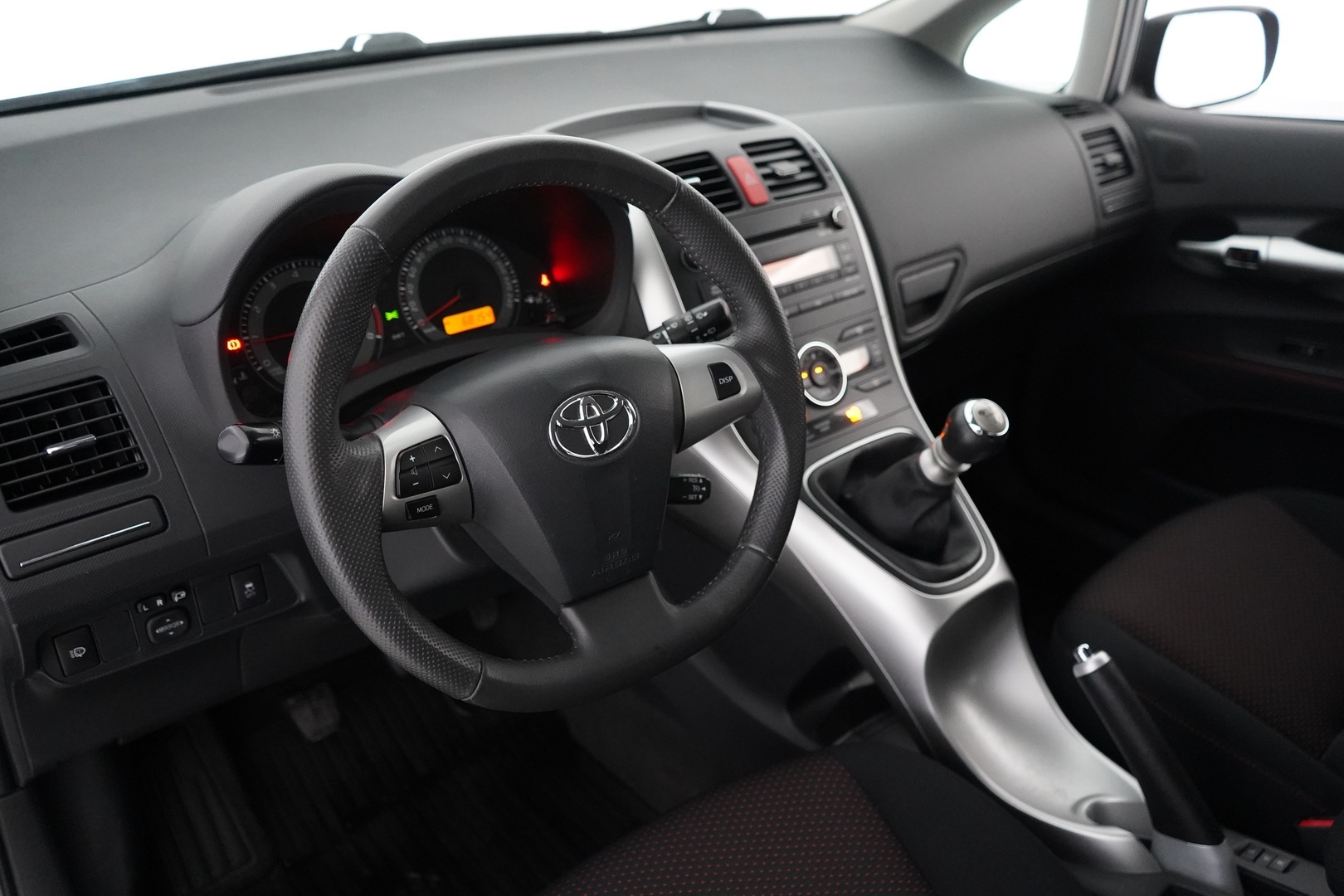 TOYOTA Auris 2012