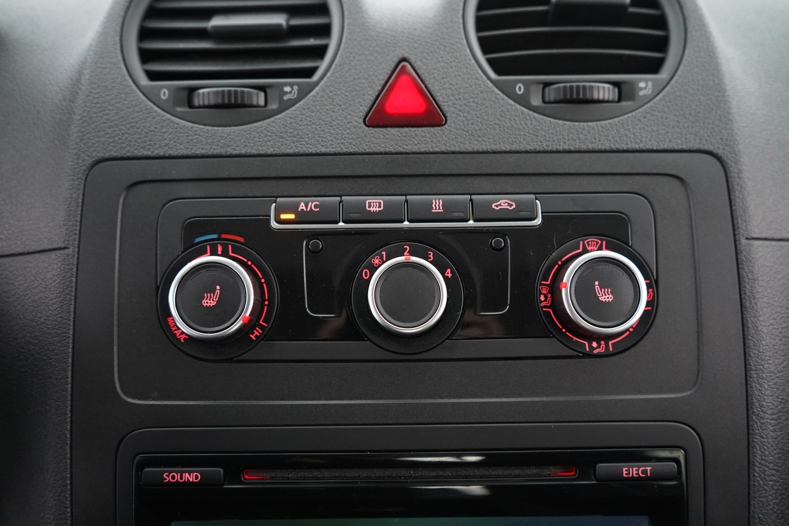 VOLKSWAGEN Caddy 2014