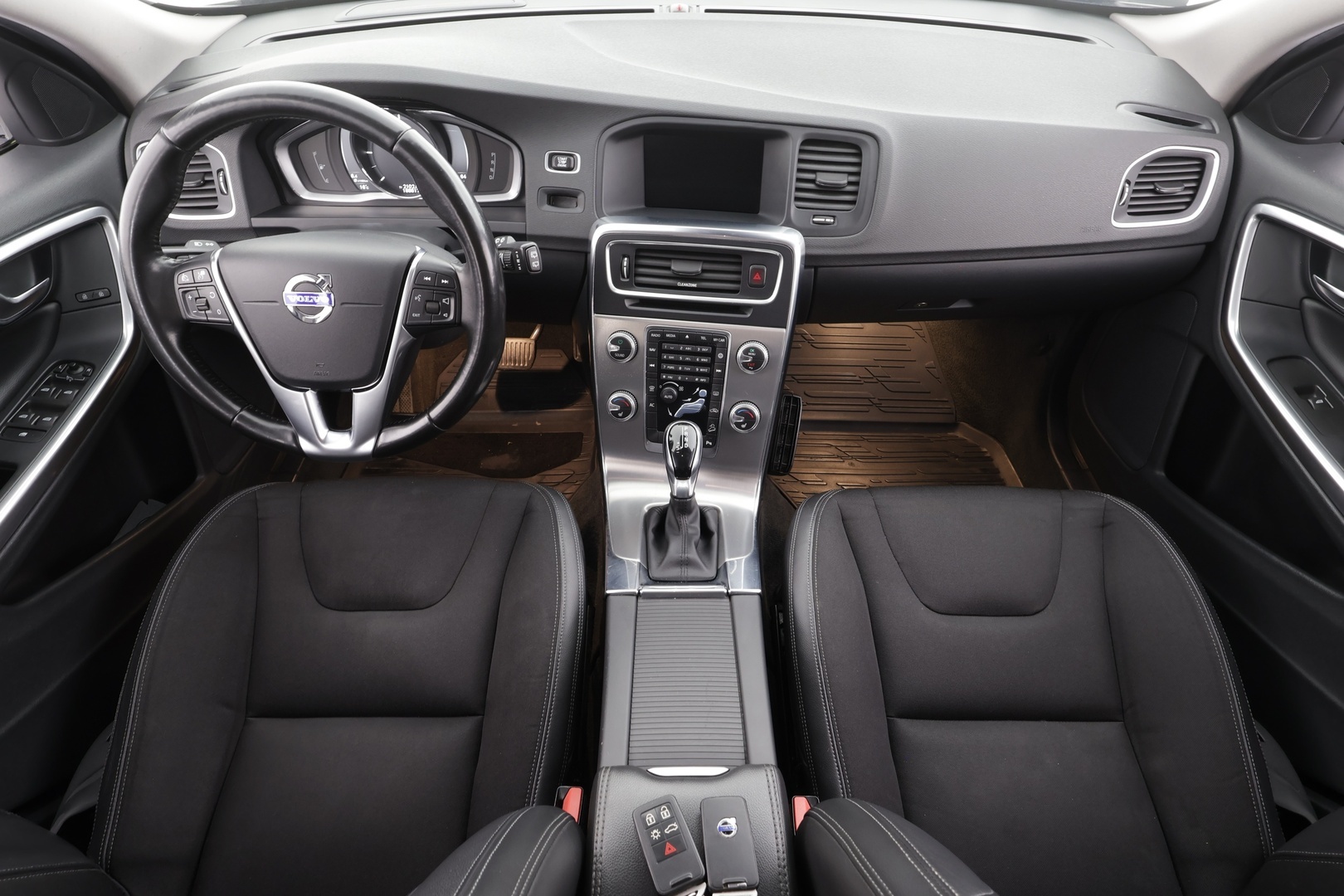 VOLVO V60 Cross Country 2018