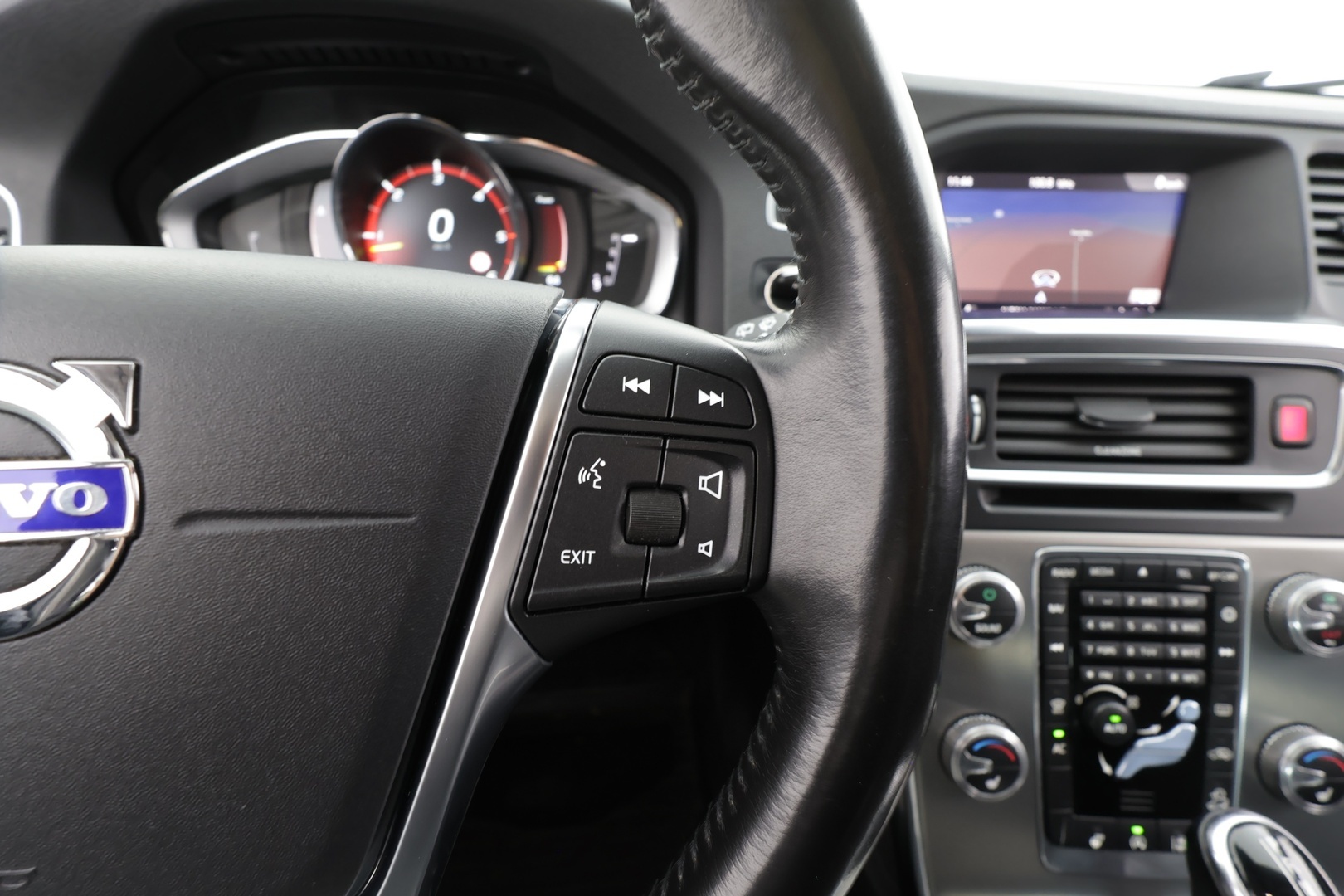 VOLVO V60 Cross Country 2018