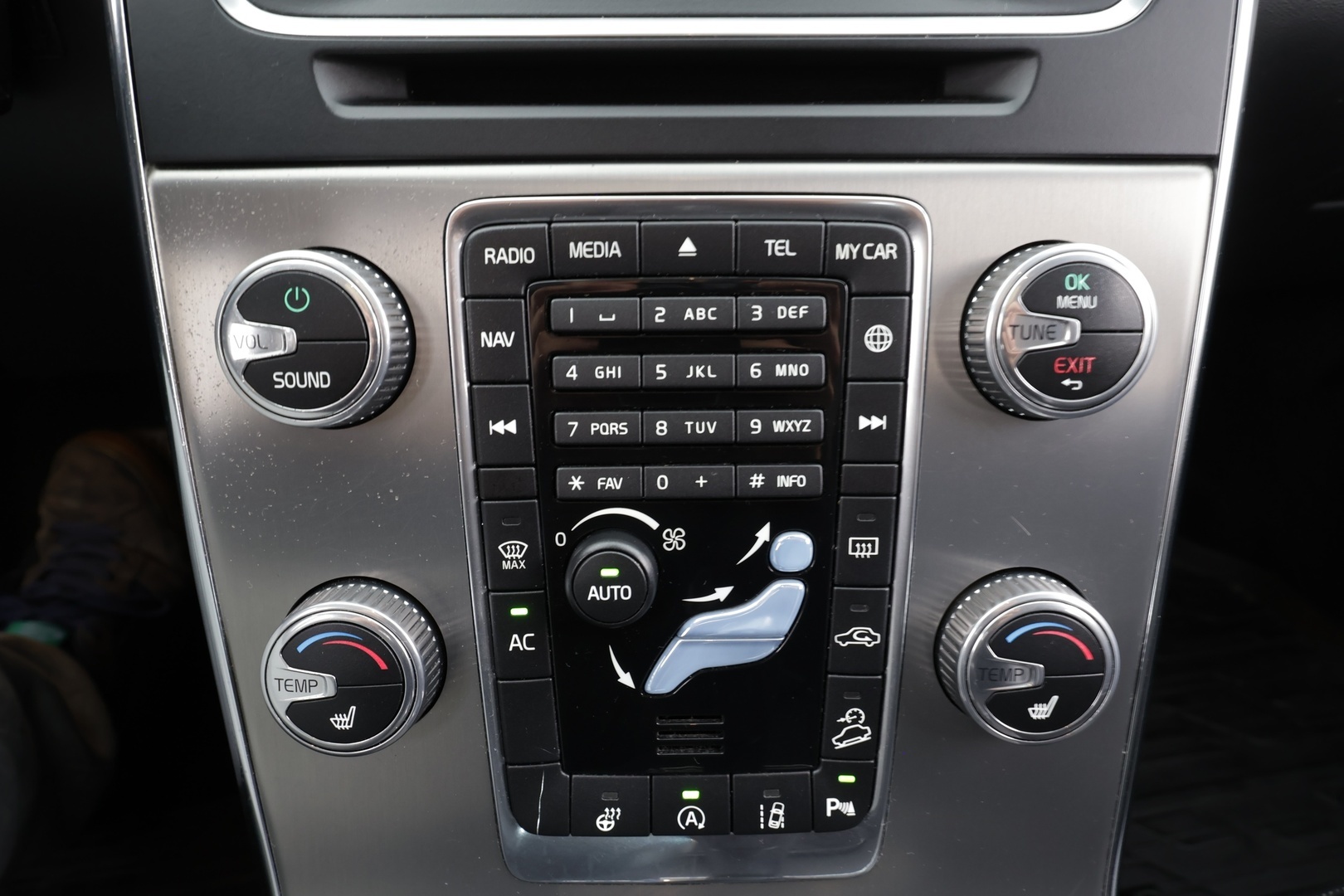 VOLVO V60 Cross Country 2018