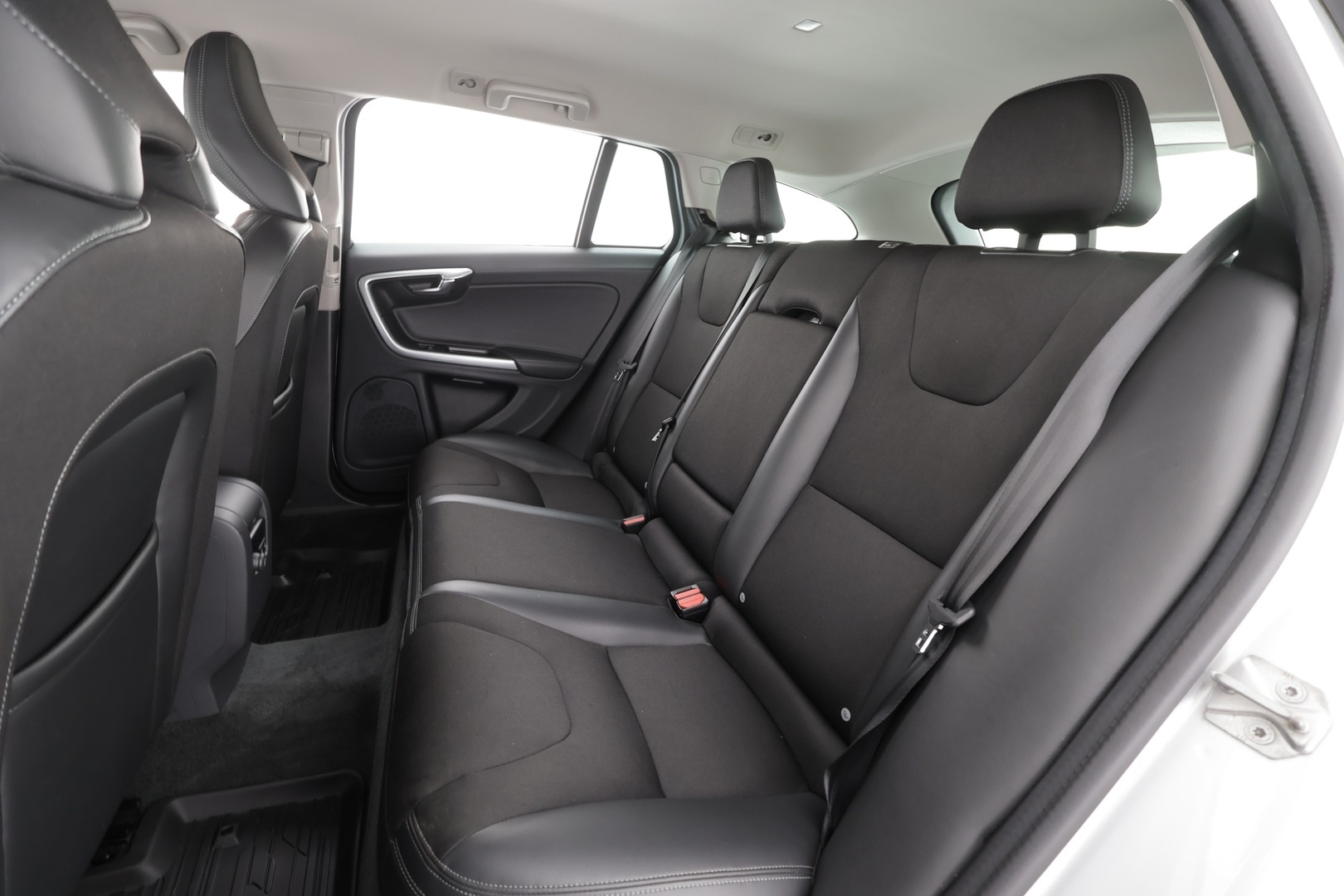 VOLVO V60 Cross Country 2018