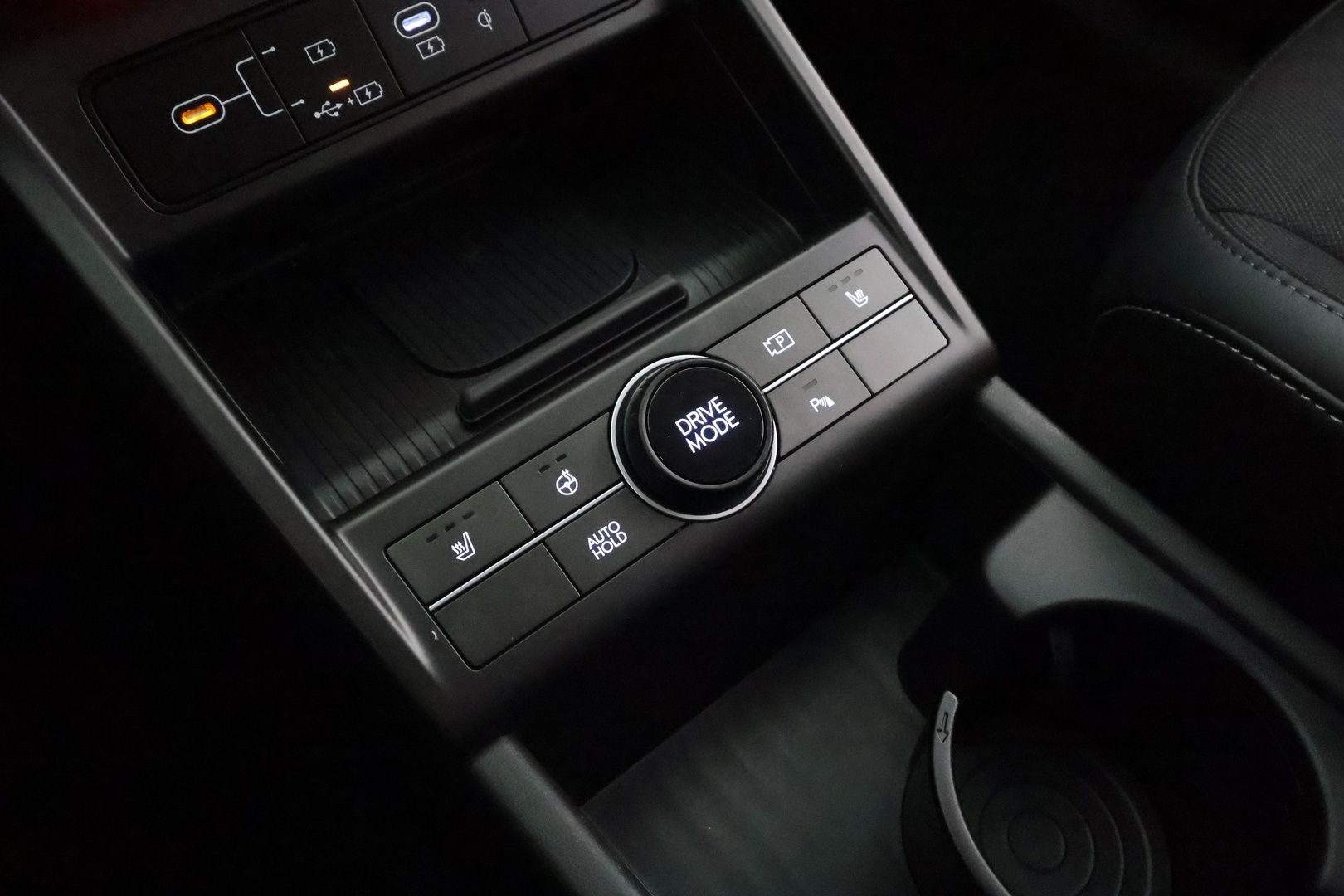 HYUNDAI KONA ELECTRIC 2024