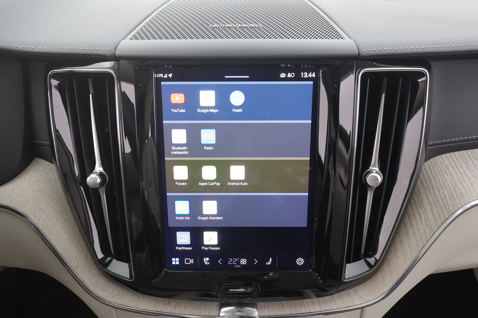 VOLVO XC60 2022