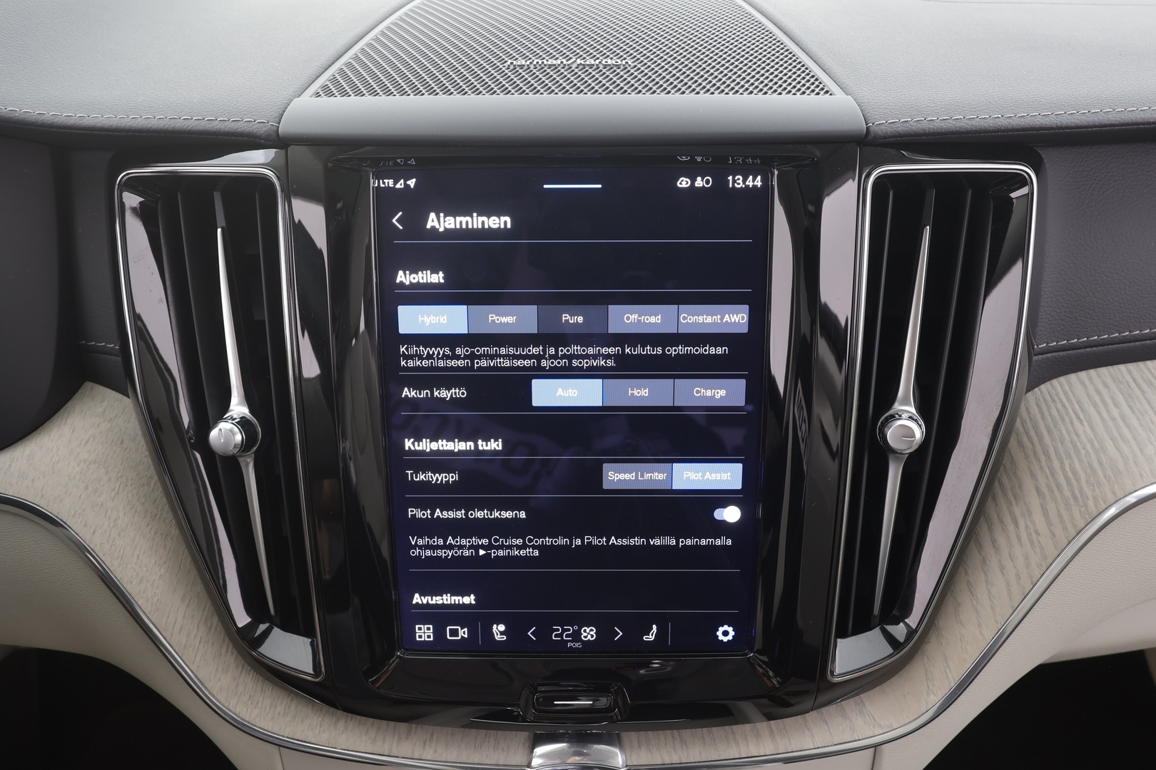 VOLVO XC60 2022
