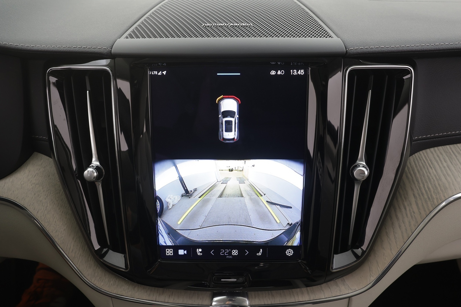 VOLVO XC60 2022
