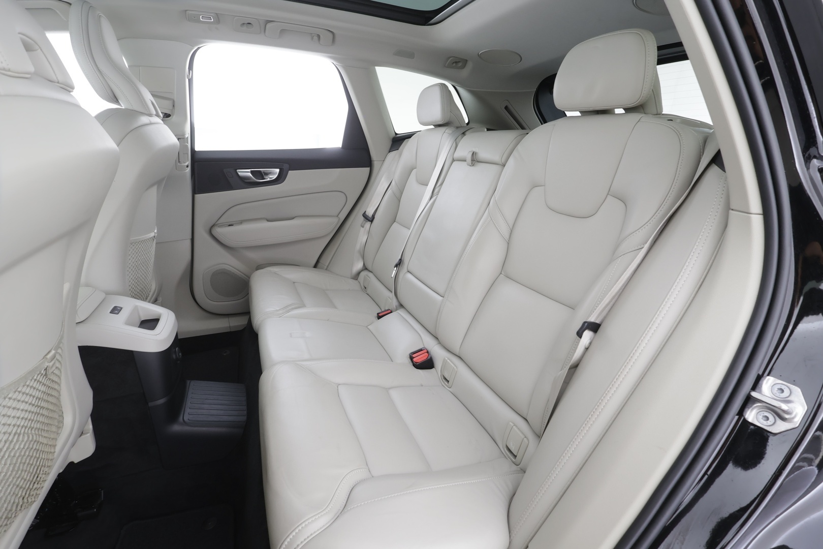 VOLVO XC60 2022