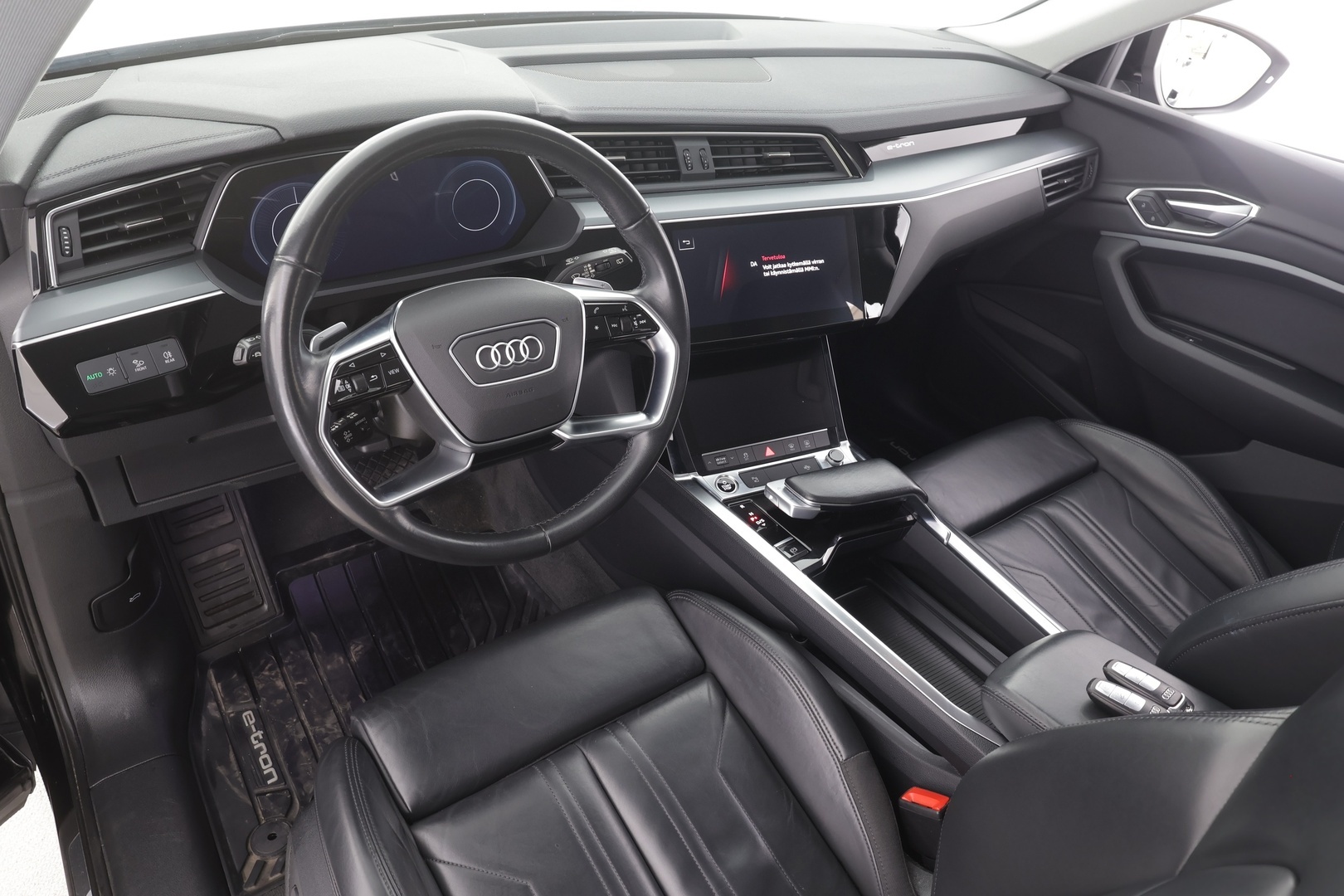 AUDI E-TRON 2023