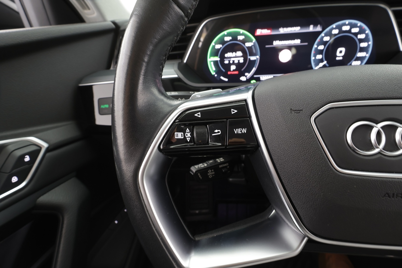 AUDI E-TRON 2023