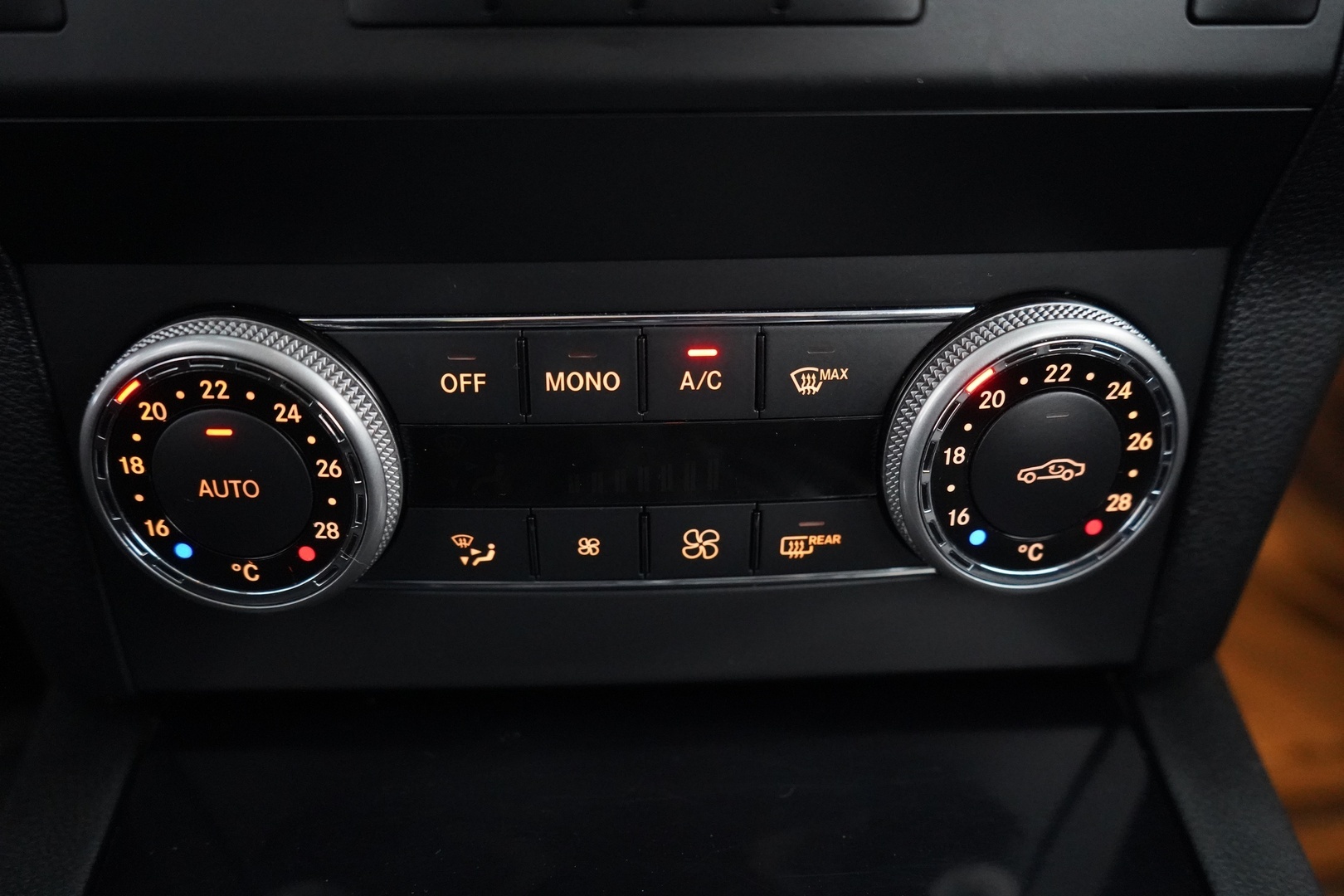 MERCEDES-BENZ GLK 2011