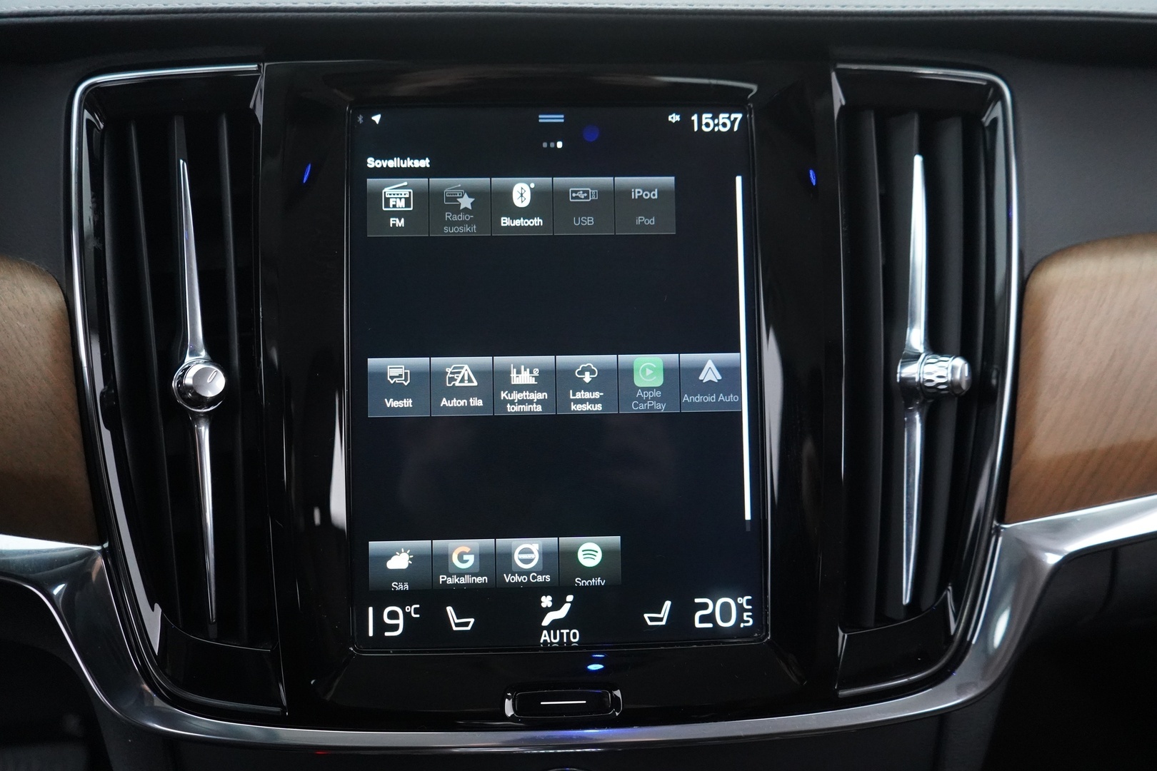 VOLVO V90 2019