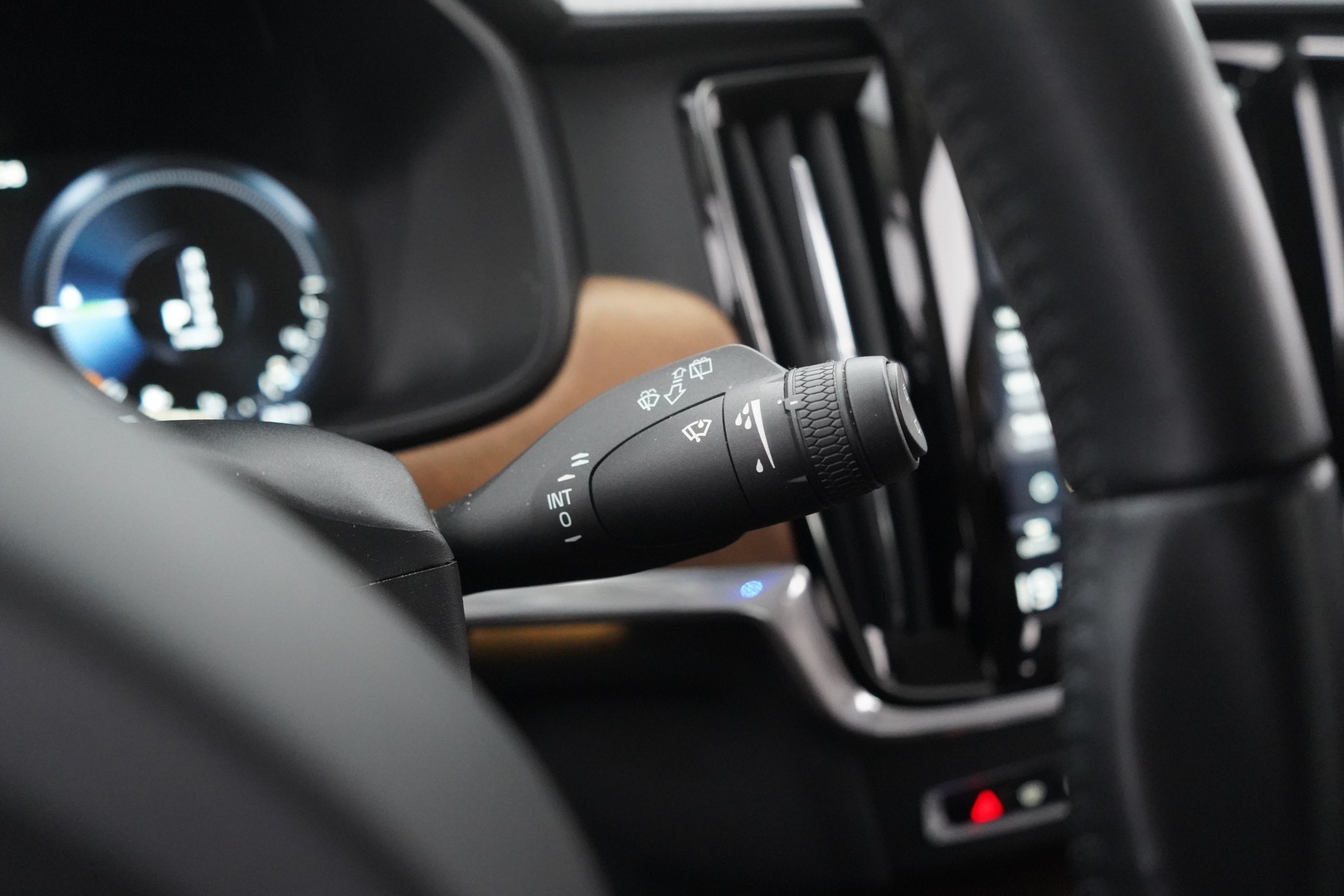 VOLVO V90 2019