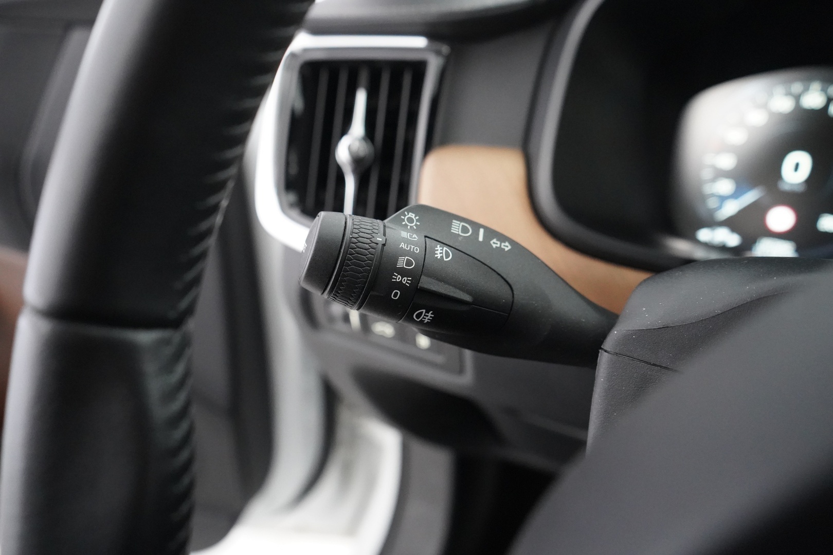 VOLVO V90 2019