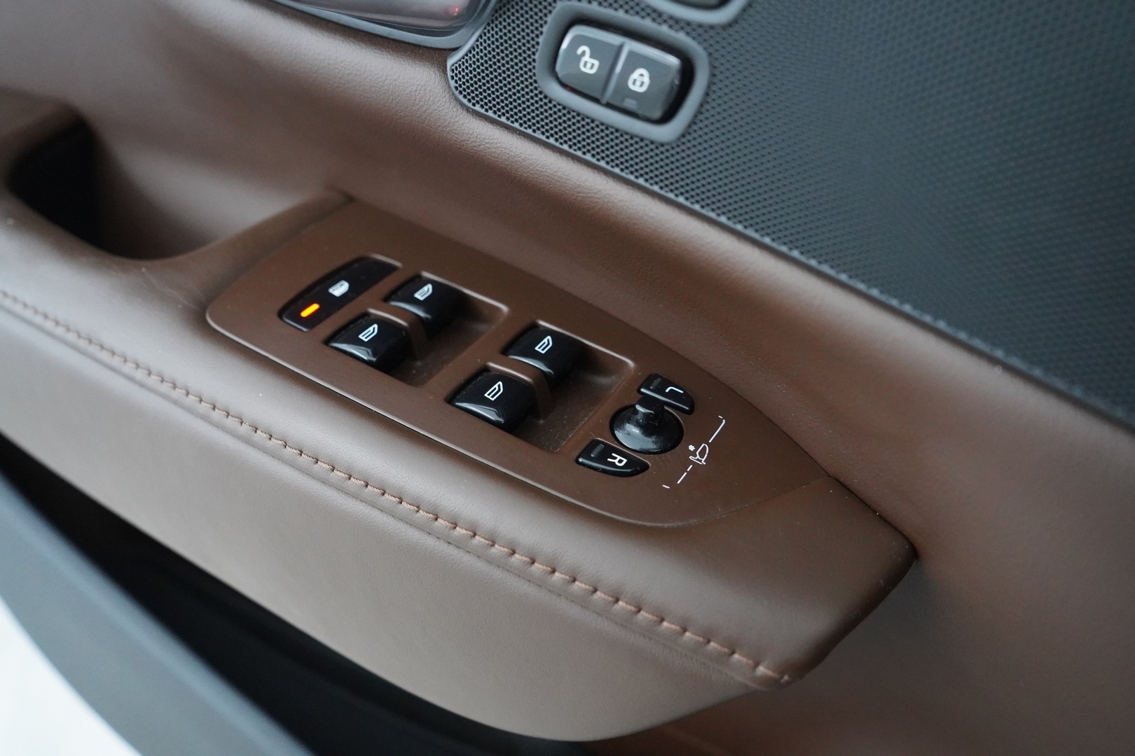 VOLVO V90 2019