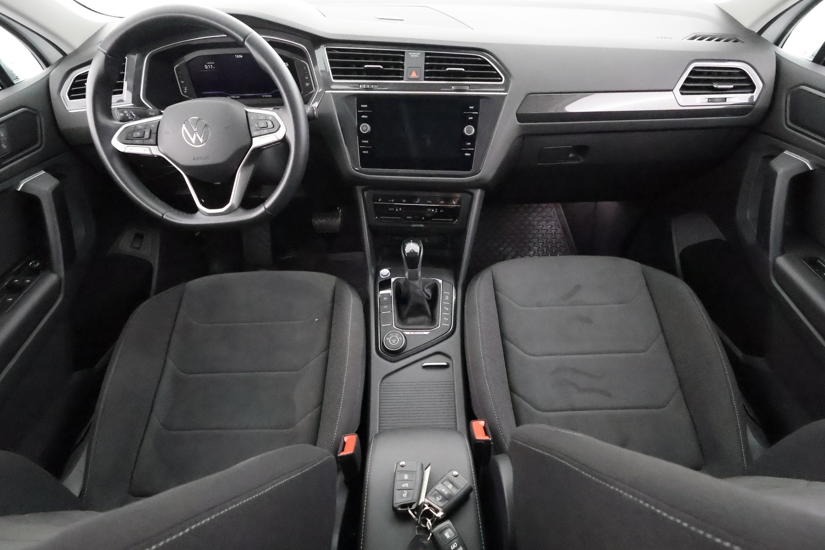 VOLKSWAGEN Tiguan 2023