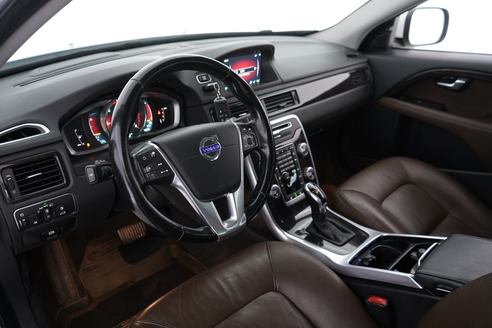 VOLVO XC70 2015