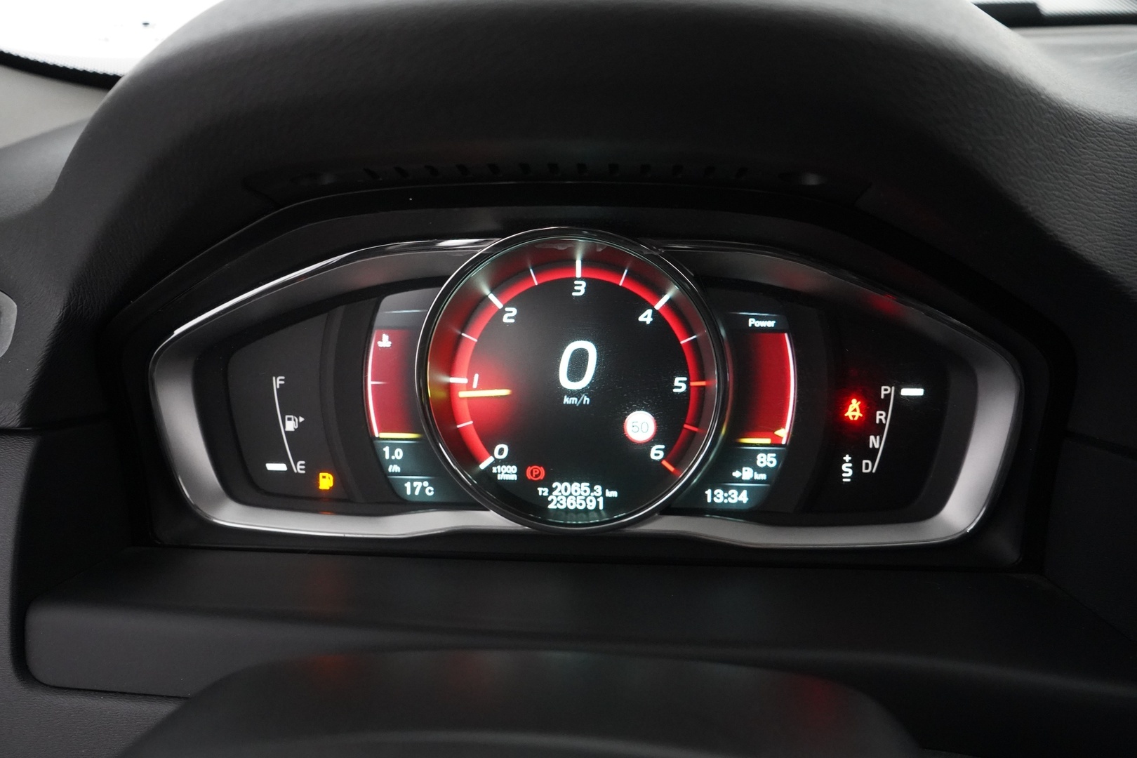 VOLVO XC70 2015