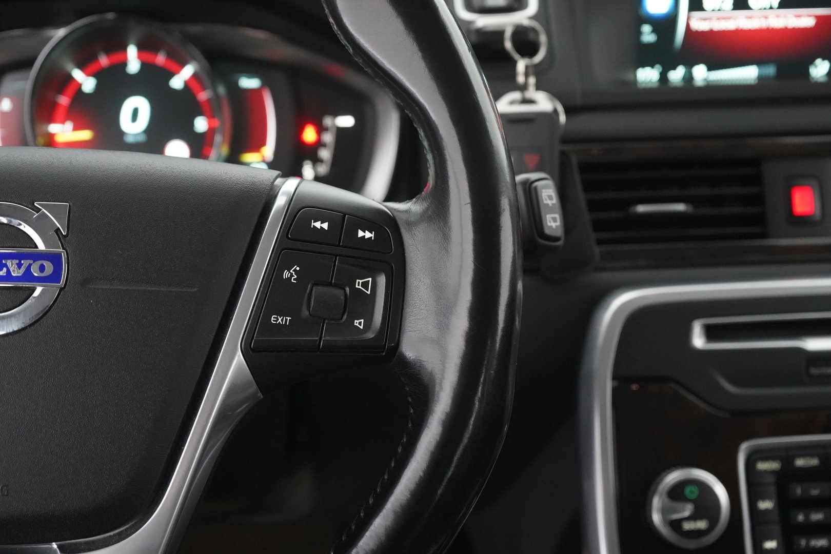 VOLVO XC70 2015