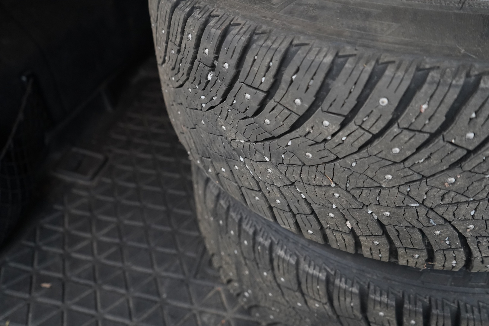 MERCEDES-BENZ E 2012