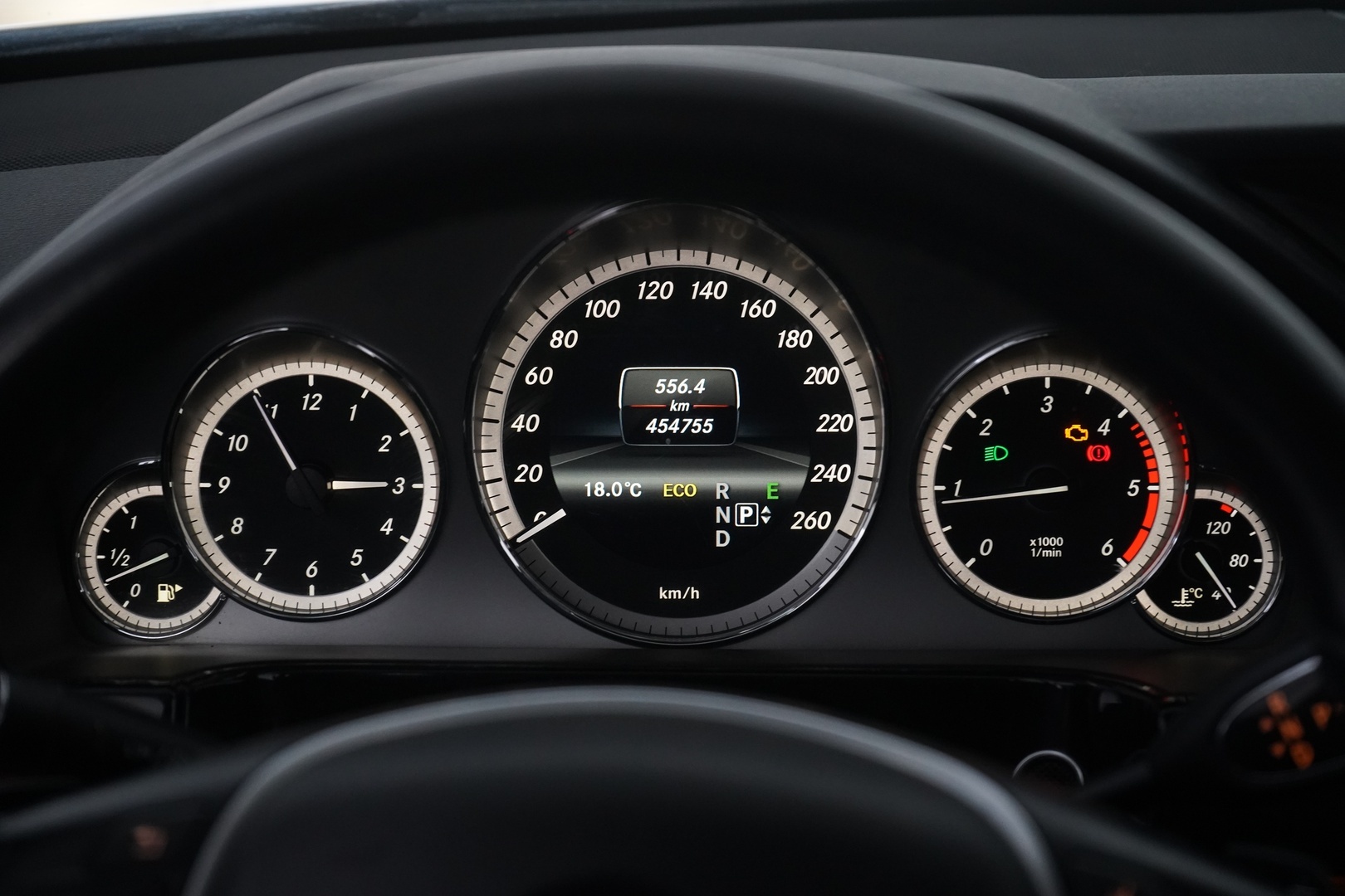 MERCEDES-BENZ E 2012