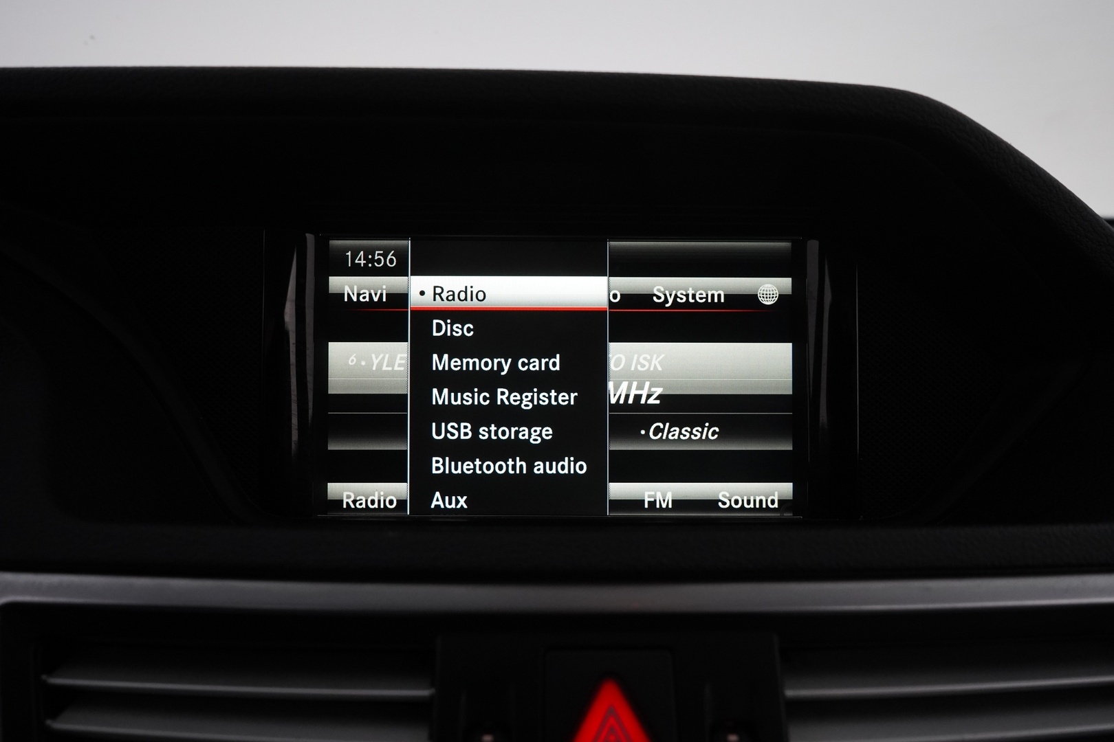 MERCEDES-BENZ E 2012