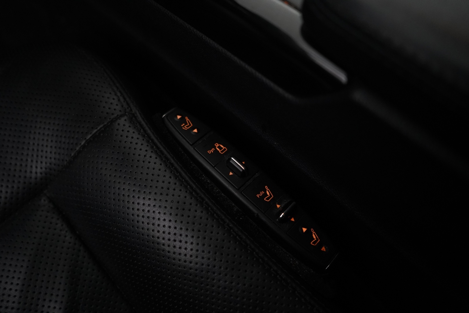 MERCEDES-BENZ E 2012