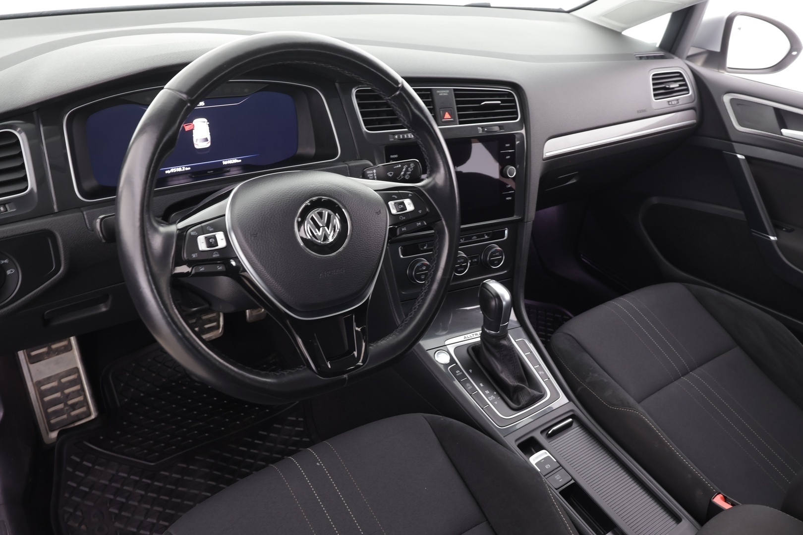 VOLKSWAGEN Golf 2018