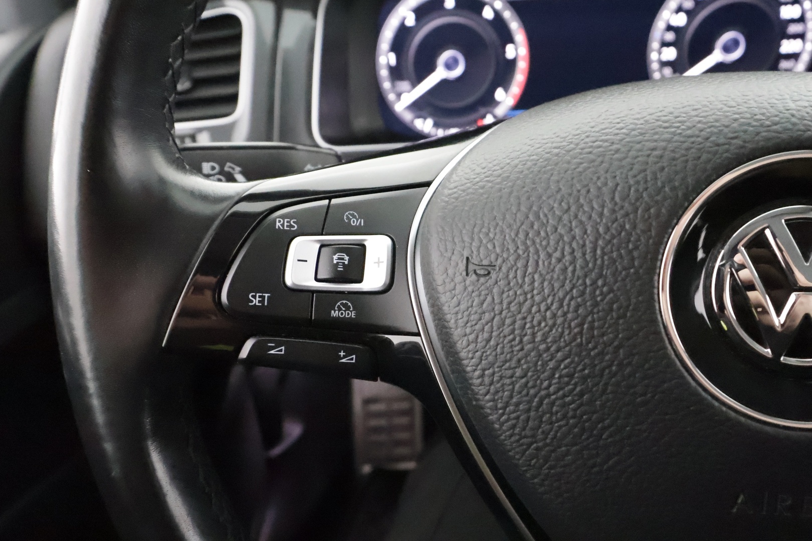 VOLKSWAGEN Golf 2018