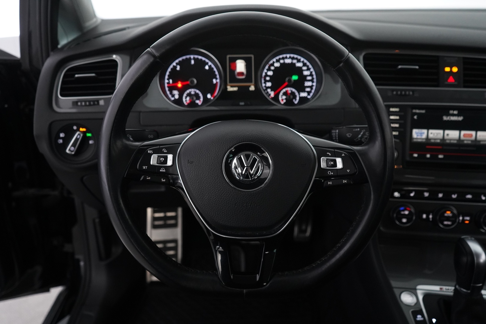 VOLKSWAGEN Golf 2016