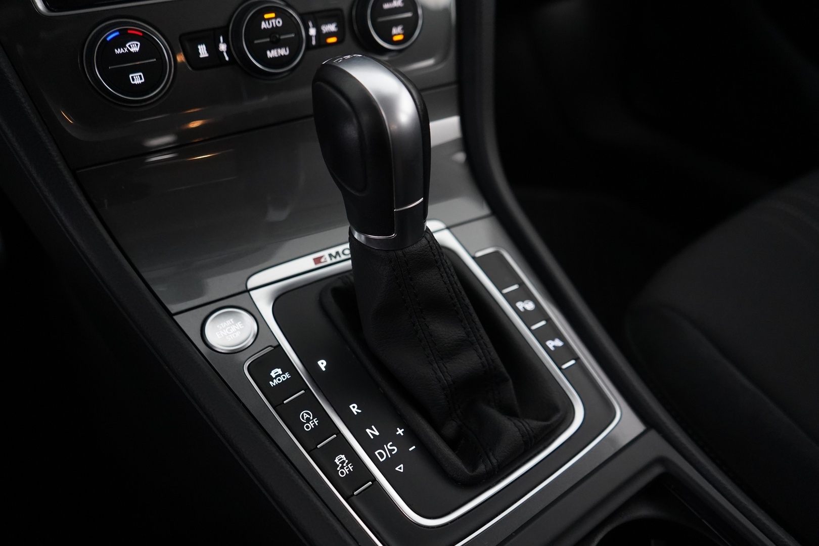 VOLKSWAGEN Golf 2016