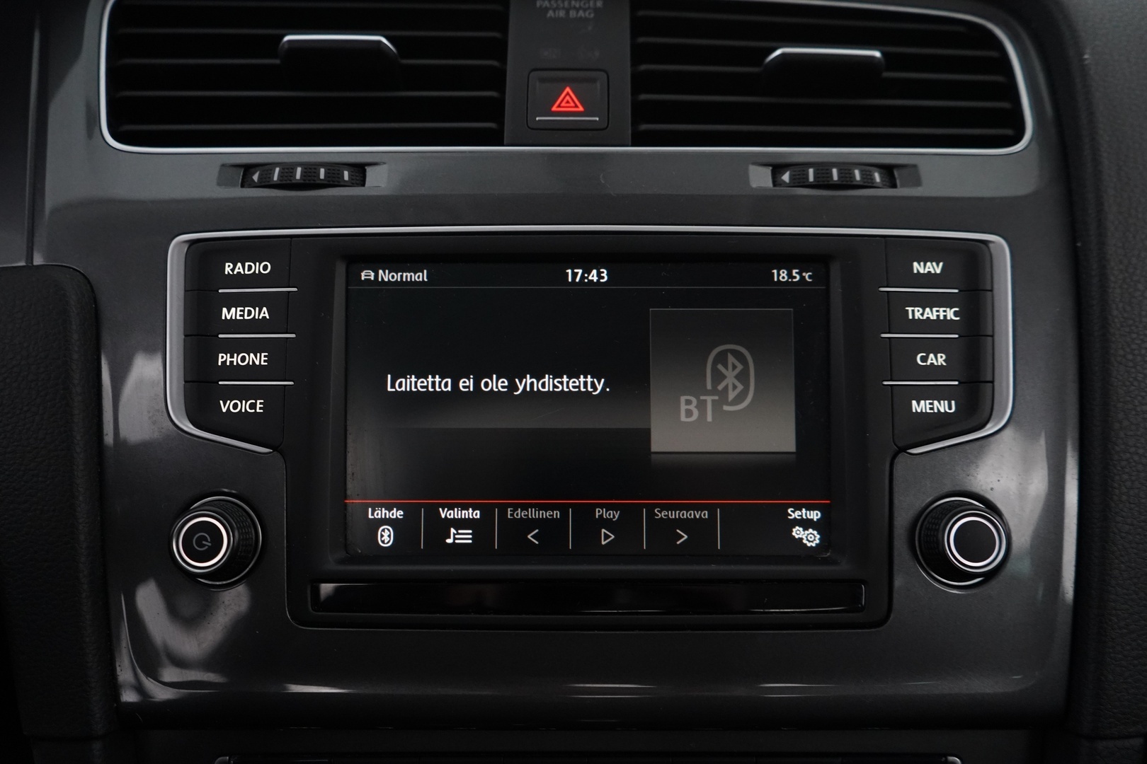 VOLKSWAGEN Golf 2016