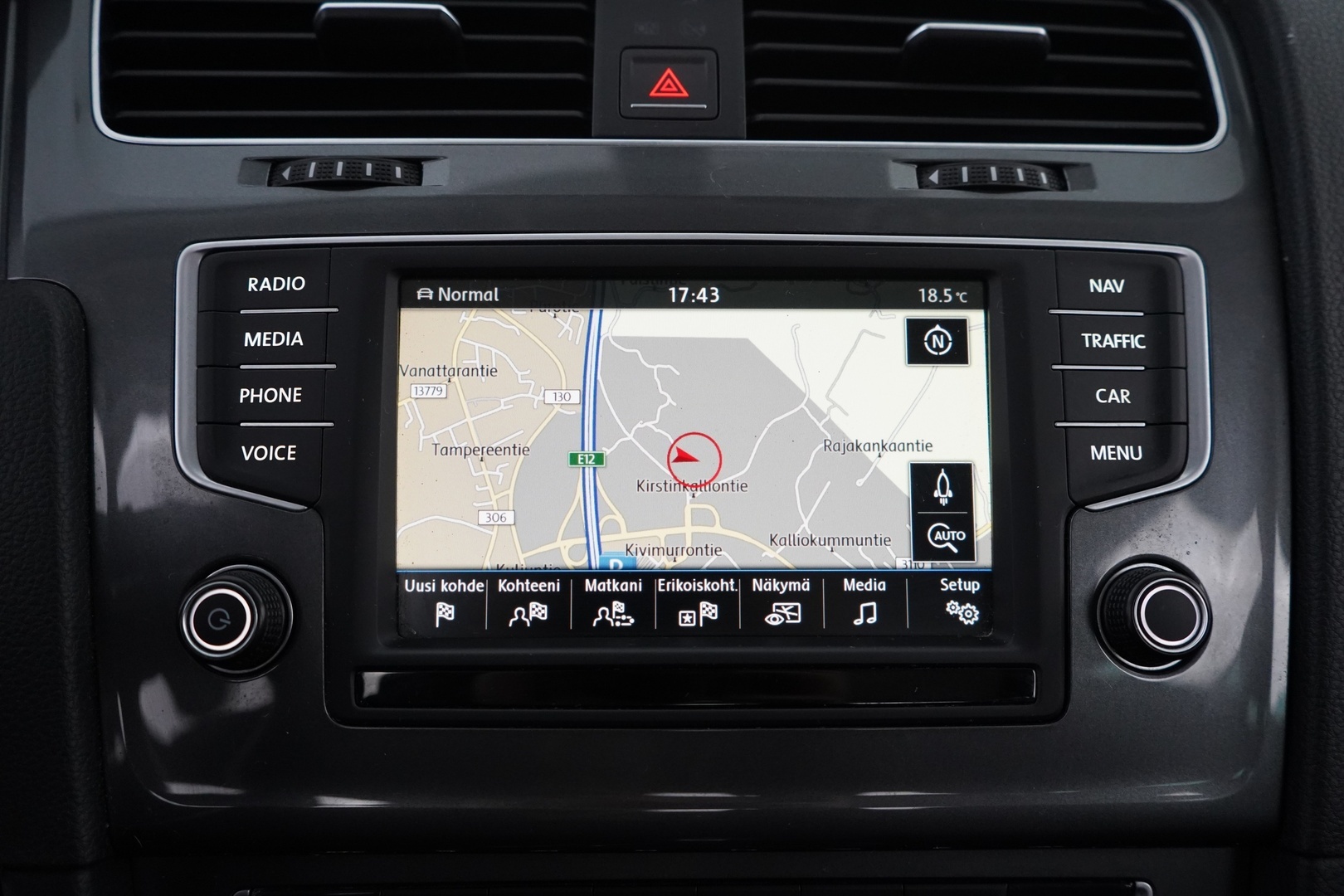 VOLKSWAGEN Golf 2016