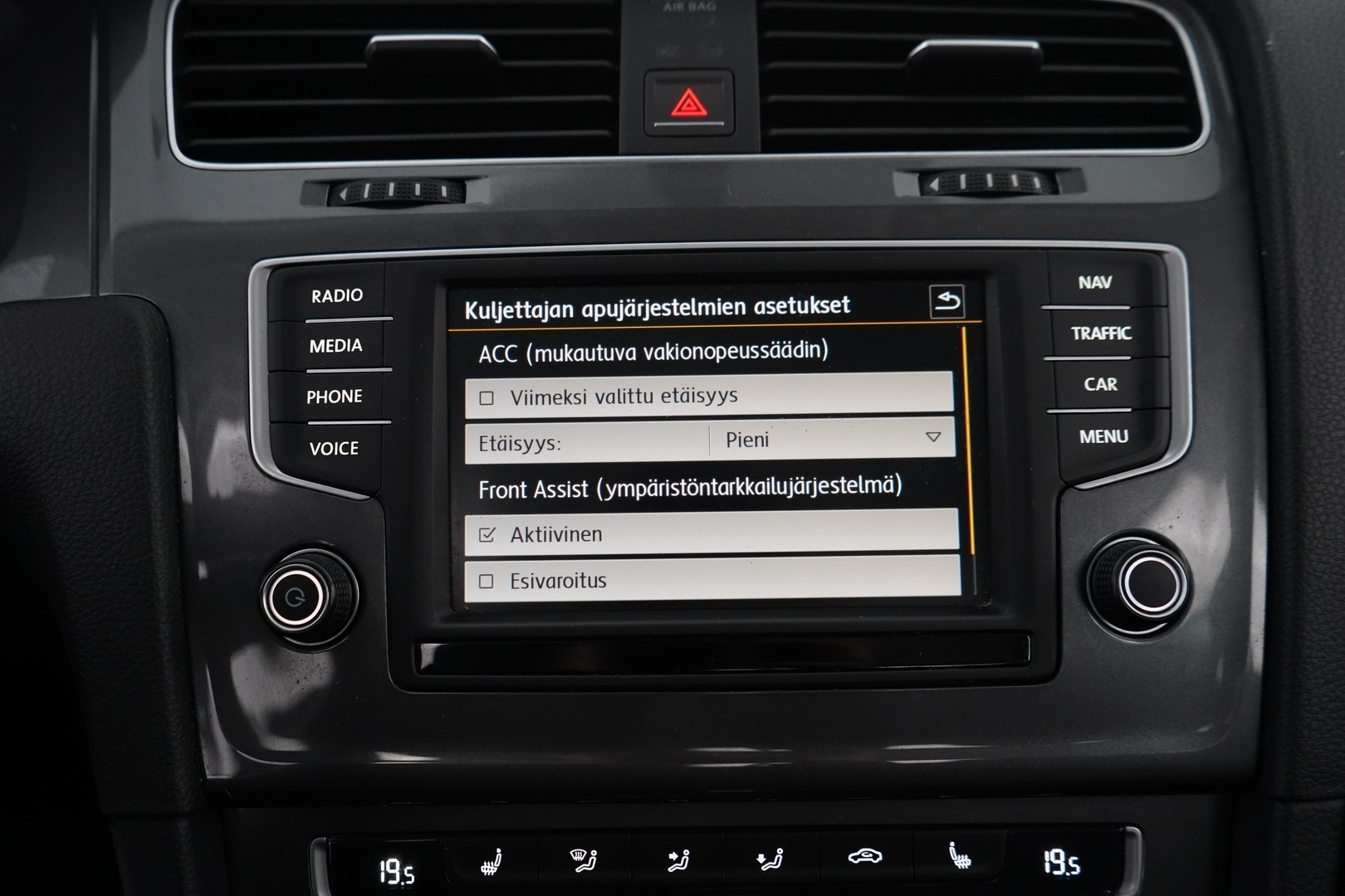 VOLKSWAGEN Golf 2016